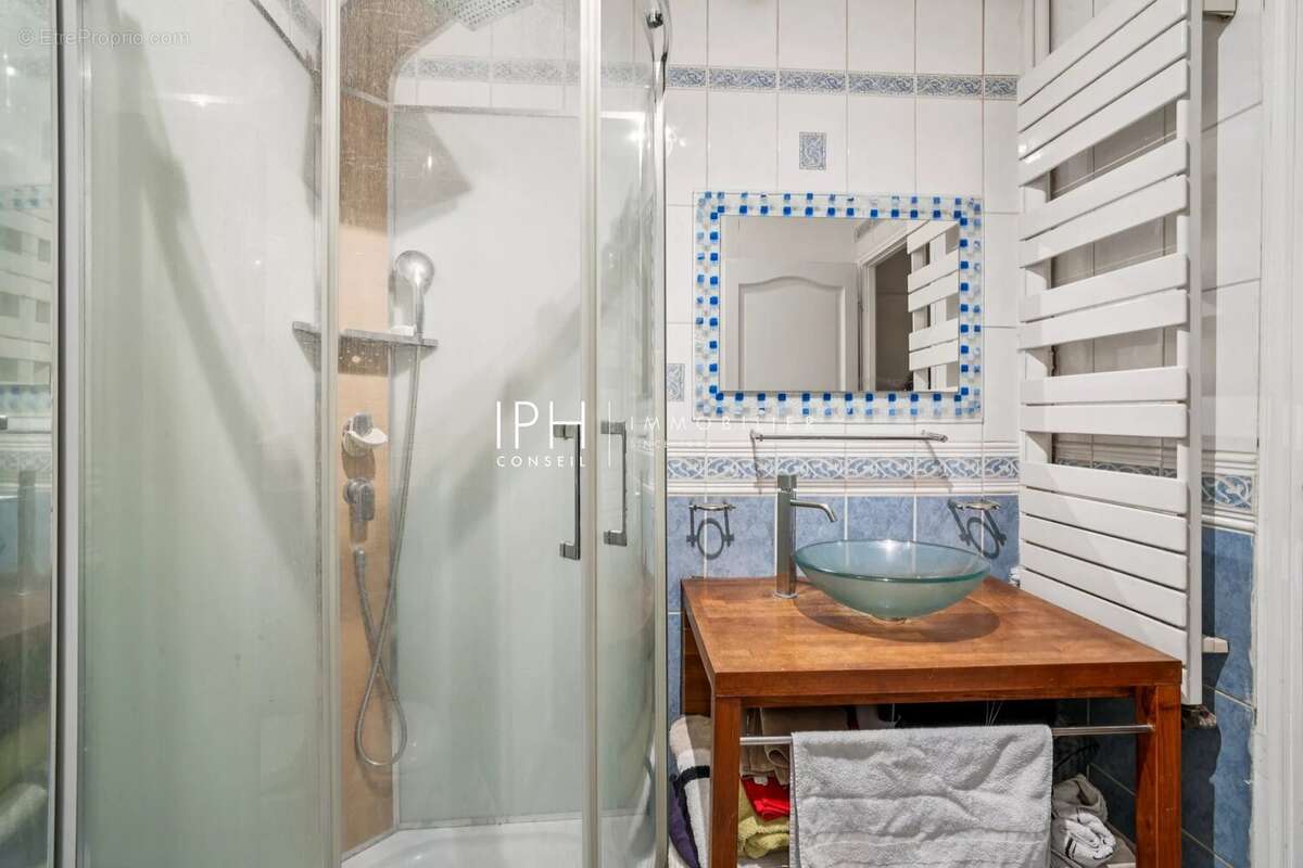 Appartement à NEUILLY-SUR-SEINE