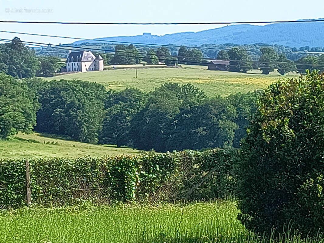 HAUTE-VIENNE - Charmant bungalow rénové offrant une vue imprenable sur le château et doté de 4 600 m² de jardins privésMaison  3 - photo 16