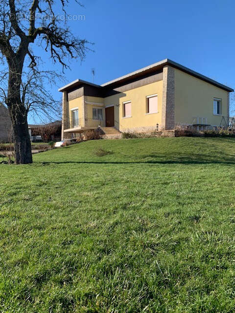 Maison à SEMOUTIERS-MONTSAON