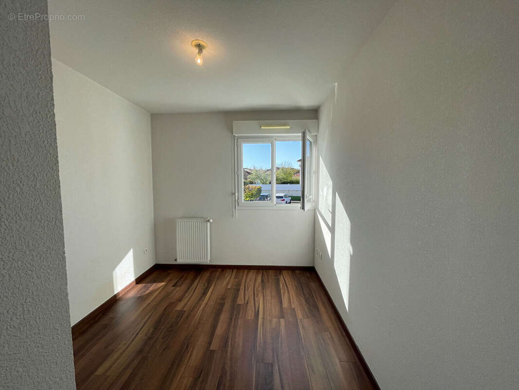 Appartement 68 m² à Lons  - photo 4
