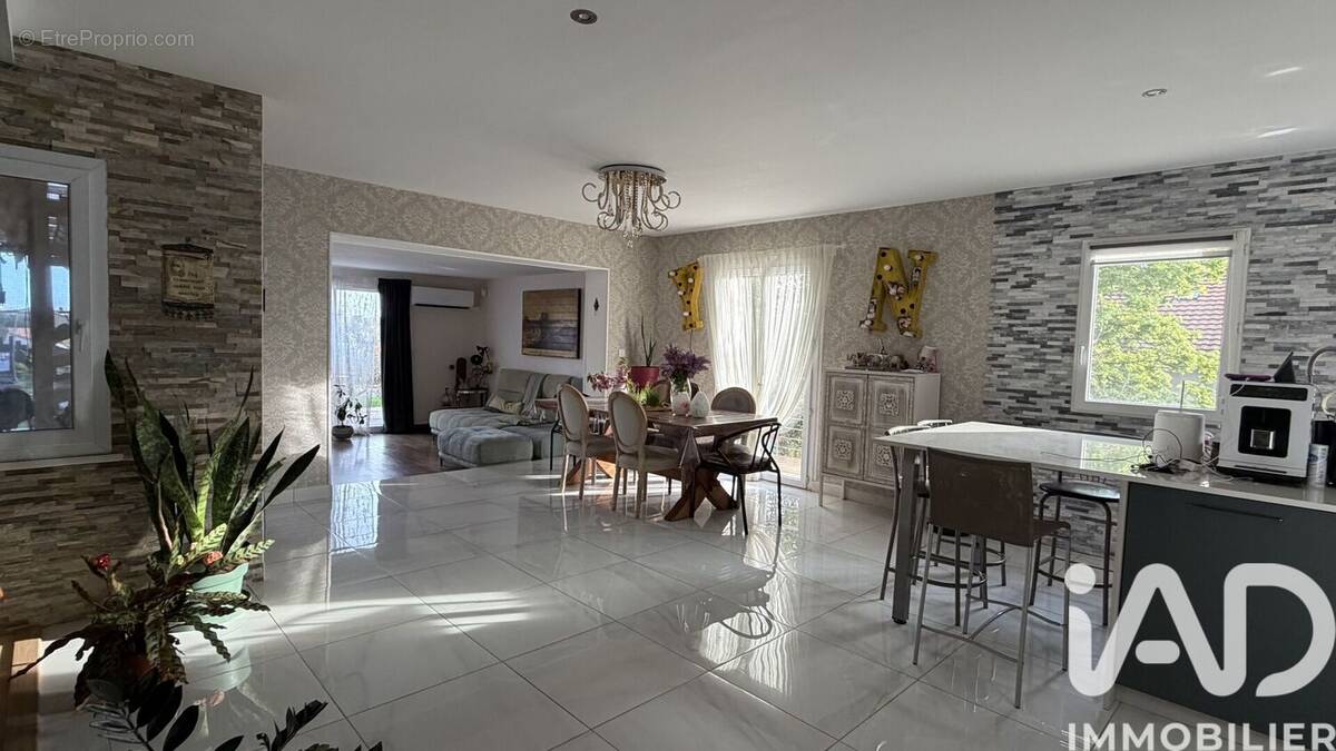 Photo 1 - Maison à MIGNE-AUXANCES