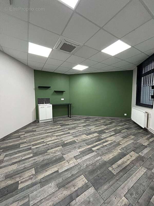 Commerce à MONTCEAU-LES-MINES