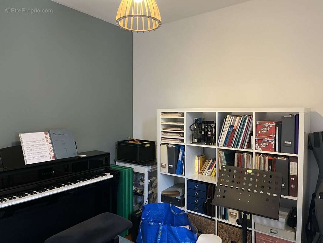 R+1 - Chambre 1 - Maison à SAINT-CERE