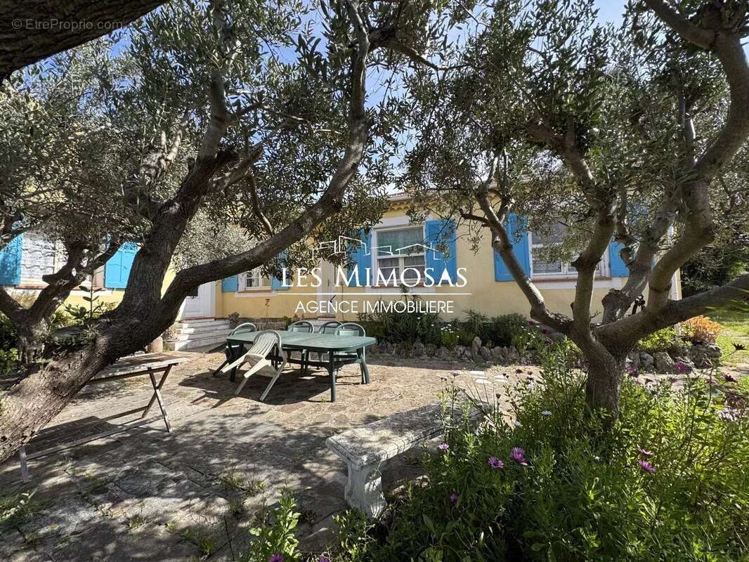 Maison à ROQUEBRUNE-SUR-ARGENS