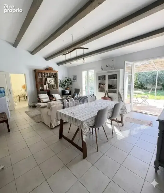 Unique à loix –en zone non submersible–jardin clos -parking privé - photo 16