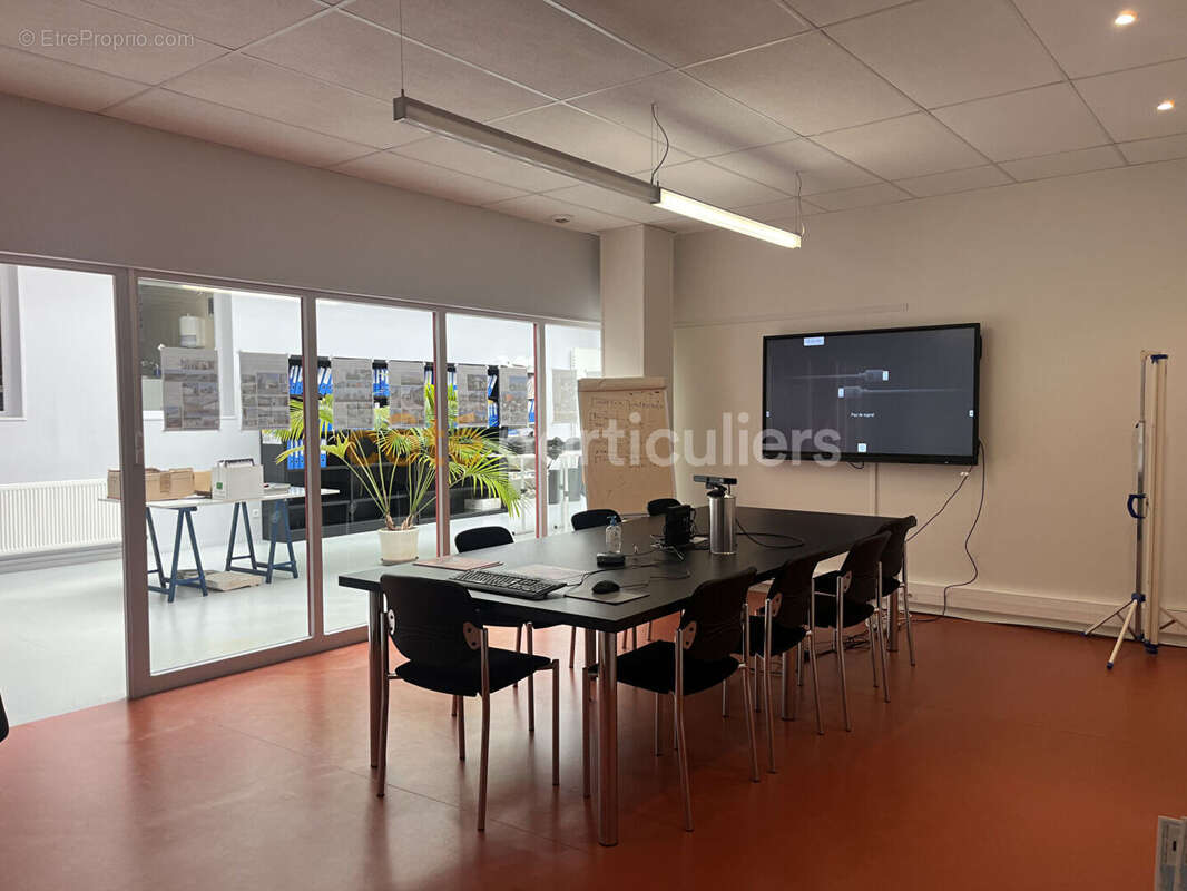 Espace de bureaux en plein centre-ville de Coutances (375 m²) - photo 3