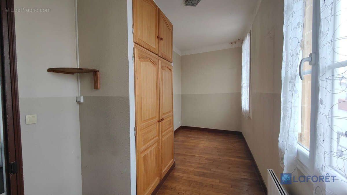 Maison à OLLAINVILLE