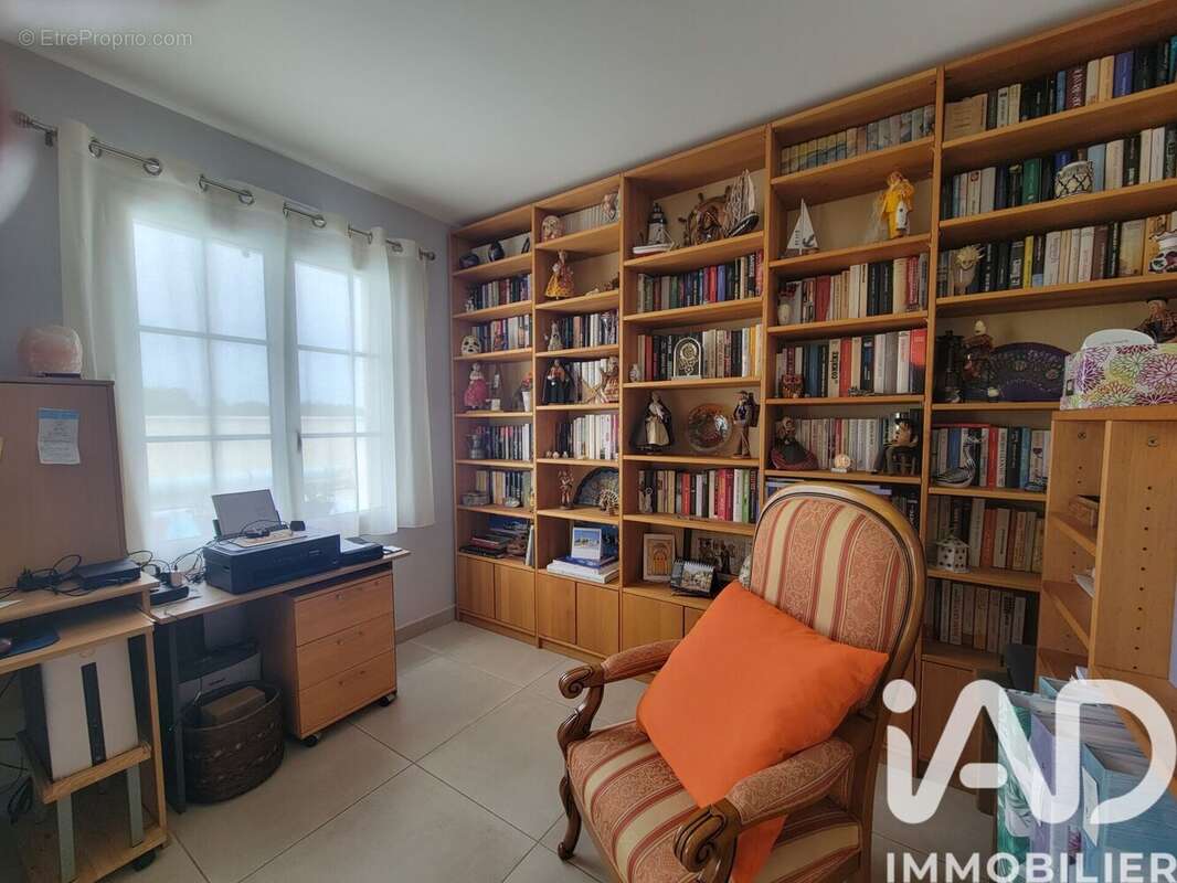 Maison 108 m² à Varzay  - photo 6