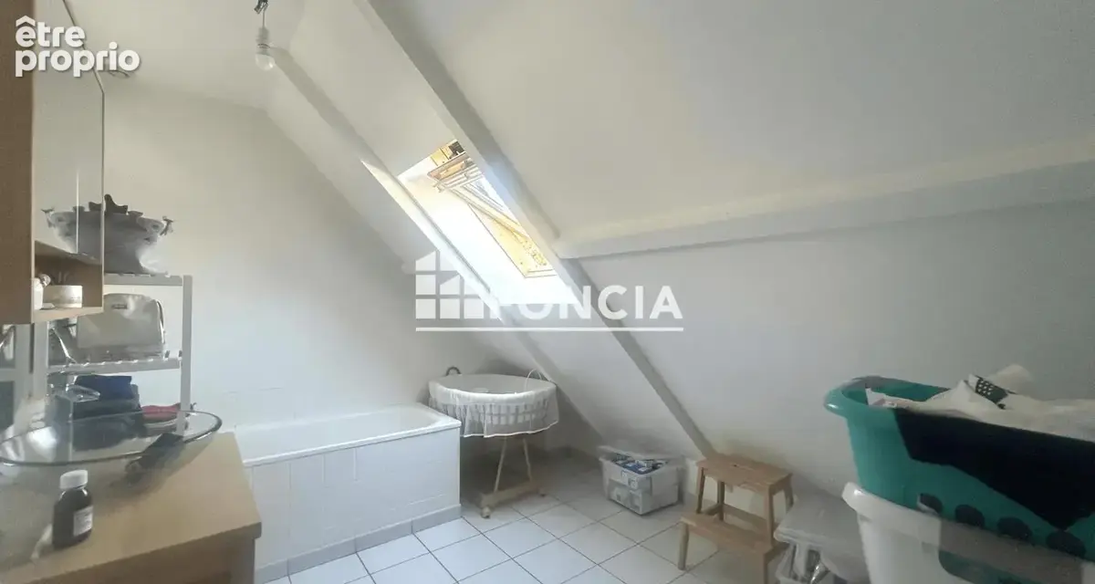 Maison familiale de 160 m2 au sol, quartier calme , proche de toutes les commodités - photo 8