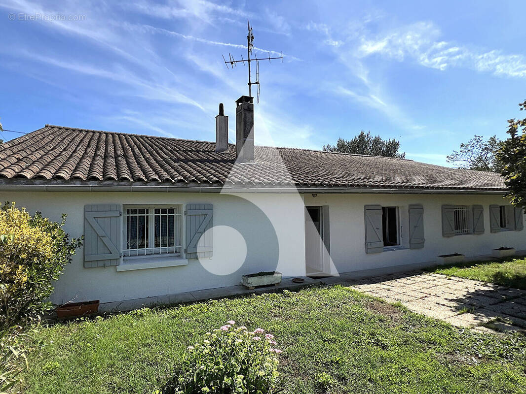 Maison à LAGORCE