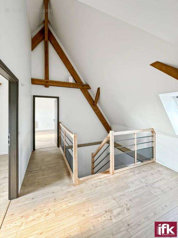 – Loft rénové 4/5 pièces dans les combles – Sigolsheim / KB Vignoble - photo 2