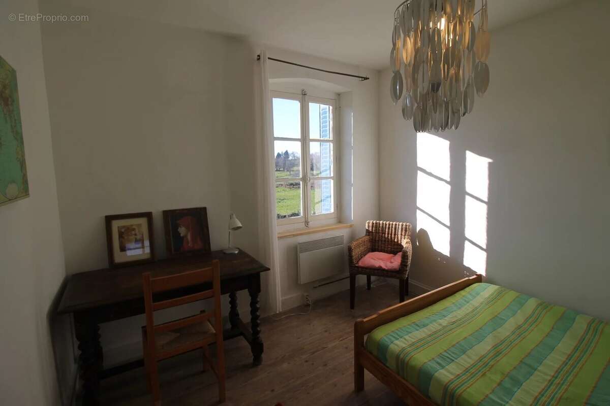 Appartement à SAINT-LEGER-SOUS-BEUVRAY