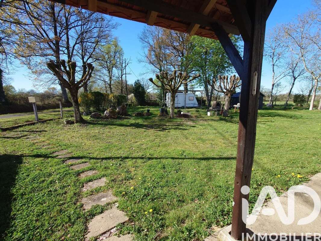 Maison 69 m² à Brigueil-Le-Chantre  - photo 9