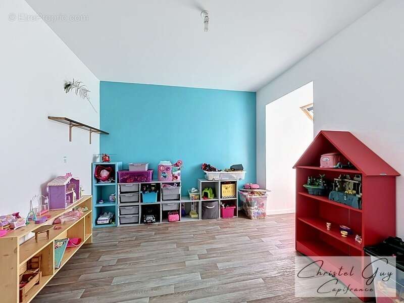 Grande maison familiale à vendre DPE B – 242 m², 8 chambres, terrain de 3 589 m² à 30 min du Mans (72) - photo 12