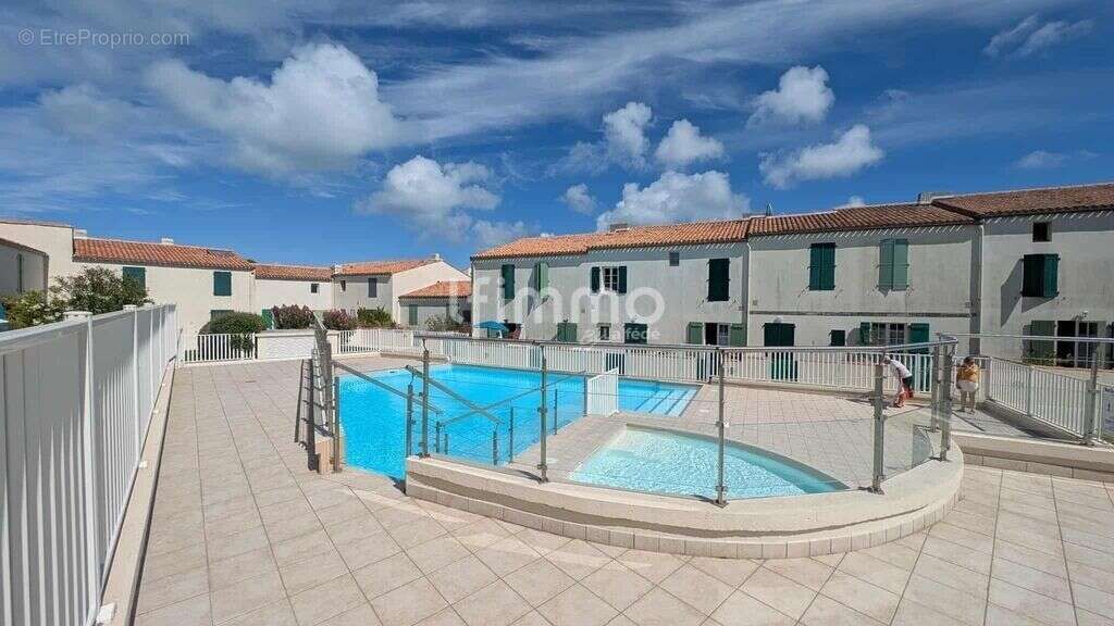 T1 avec mezzanine et piscine - photo 4