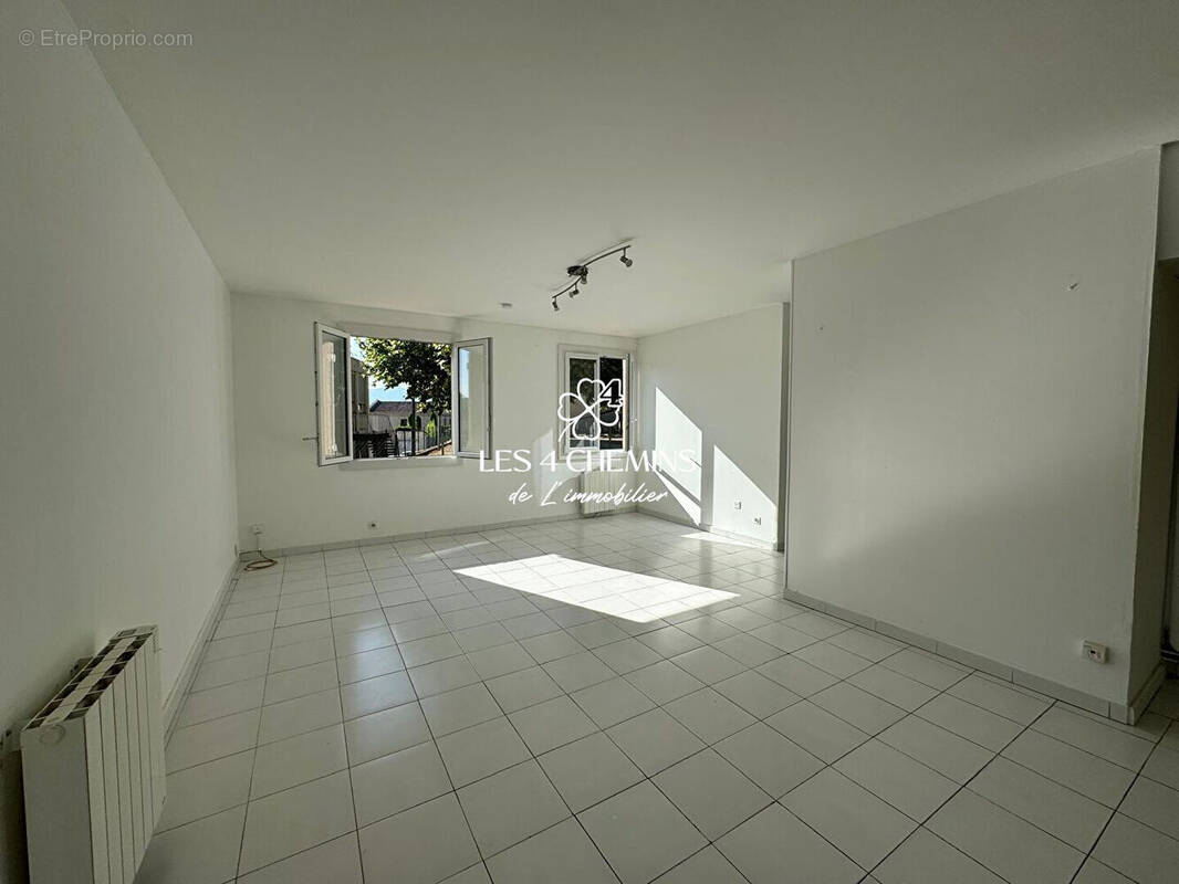 Appartement à PEYPIN