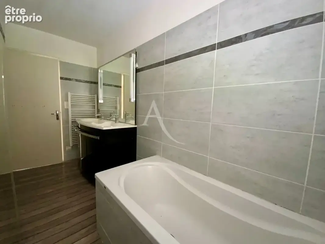 Maison Salles D'Angles 4 chambres 1400 m2 - photo 9