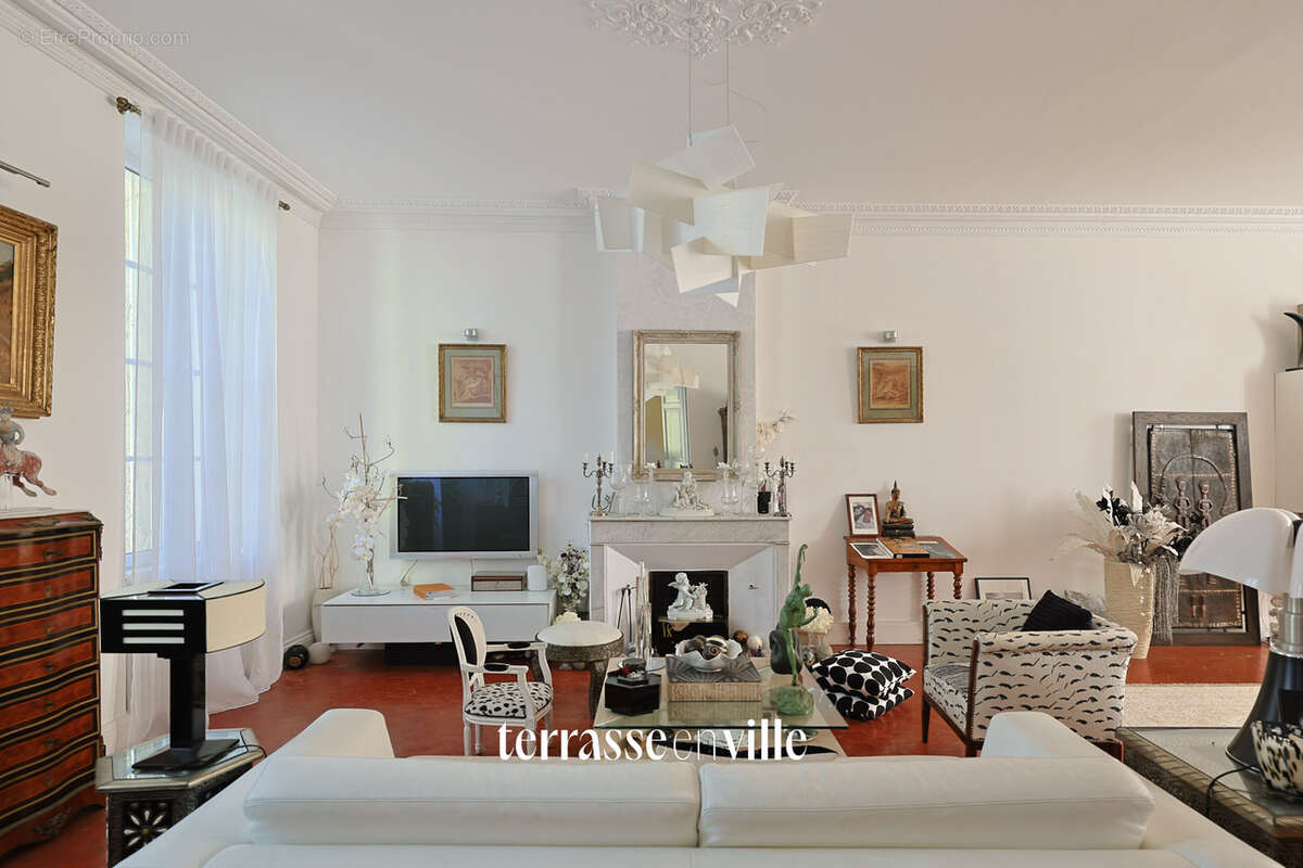 Appartement à LA CRAU