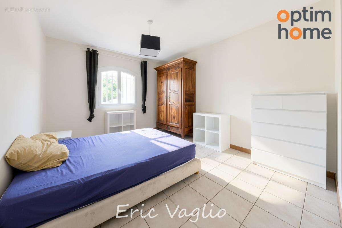 Bouc Bel Air (Aix à 10 mn) - Vente Belle Villa T5 de 269 M2, sur un terrain clos et arboré de 1257 M2 avec piscine, proche IBS,  - photo 17