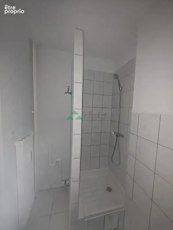 Studio de 24,89 m2 avec cave, idéalement situé à proximité de toutes les commodités. - photo 5