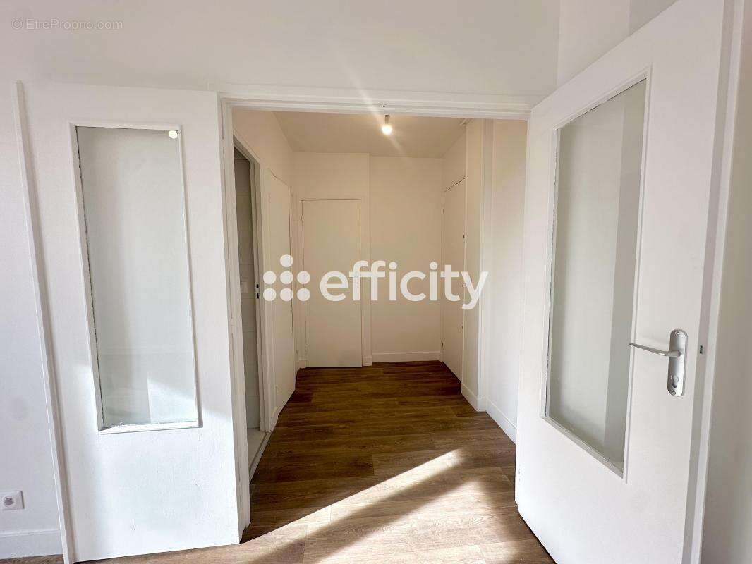 Appartement à AUBERVILLIERS