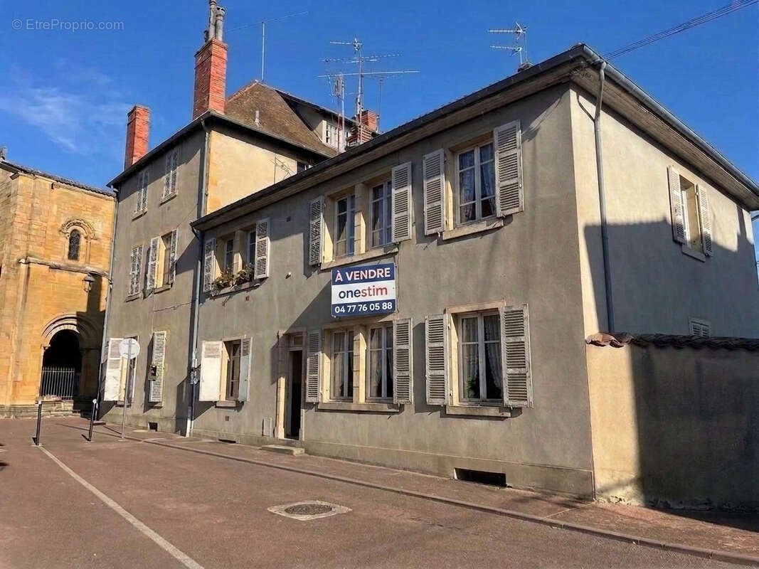 Appartement à CHARLIEU