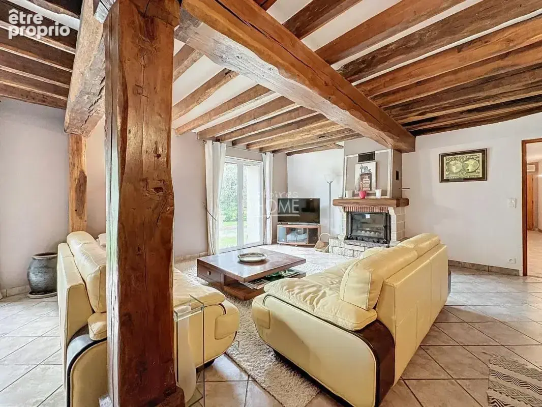 À quelques kilomètres de La Ferté-Gaucher – Maison familiale de 250 m² - photo 8