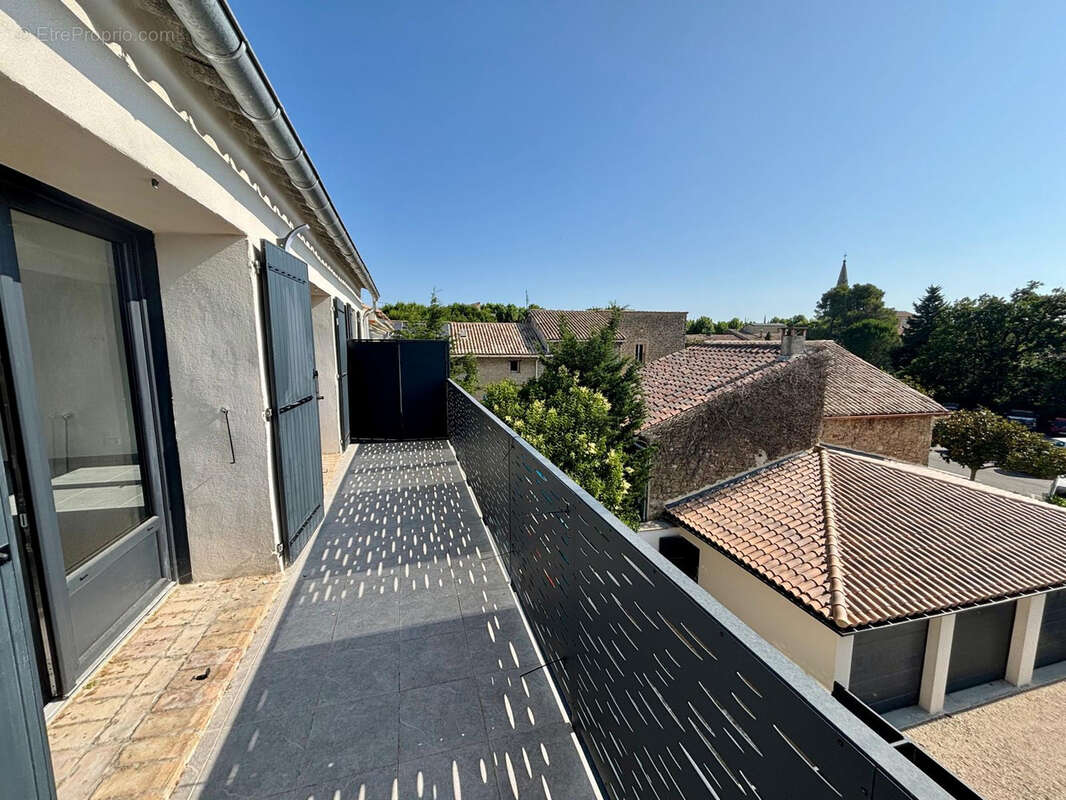 Appartement à SAINTE-CECILE-LES-VIGNES