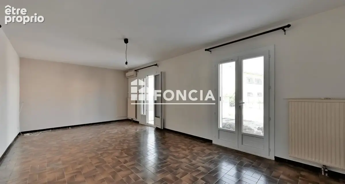 Raphèle ,maison 106 M2 en R+1 comprenant pièce à vivre, cuisine, sdb, 4 chambres, toilette, terrasse ,garage, jardin - photo 7