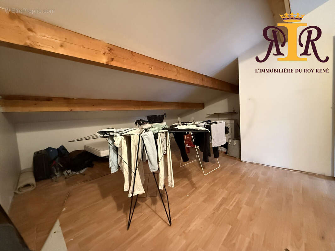 Pièce actuelle 30m2 - Appartement à PERTUIS