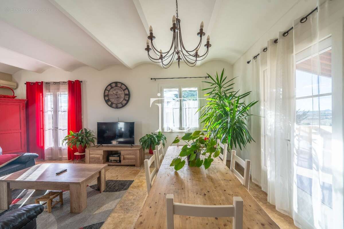 Maison à SAINT-ANDRE-DE-CRUZIERES