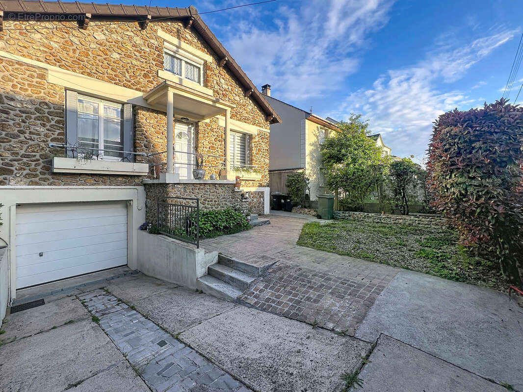 Maison à PARAY-VIEILLE-POSTE