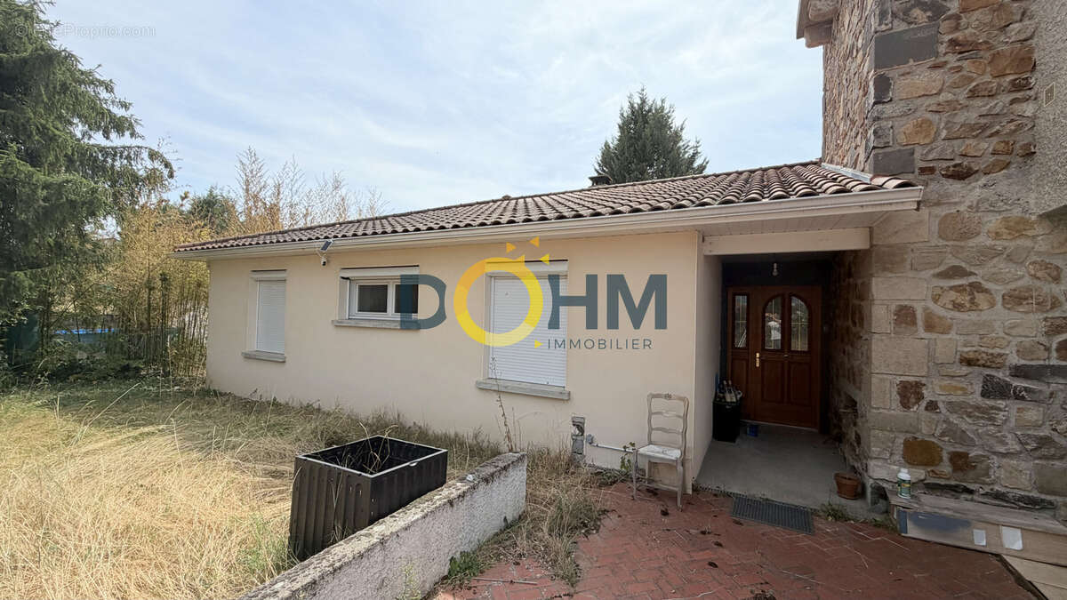 Ensemble immobilier d'exception à Brioude   Plus de 1 700 m2 bâtis sur 7 700 m2 de terrain - photo 16