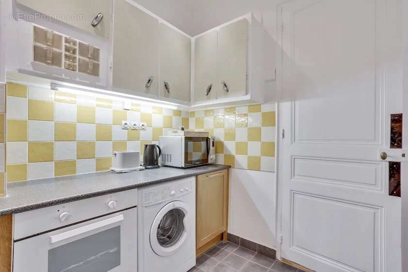 Appartement à PARIS-1E