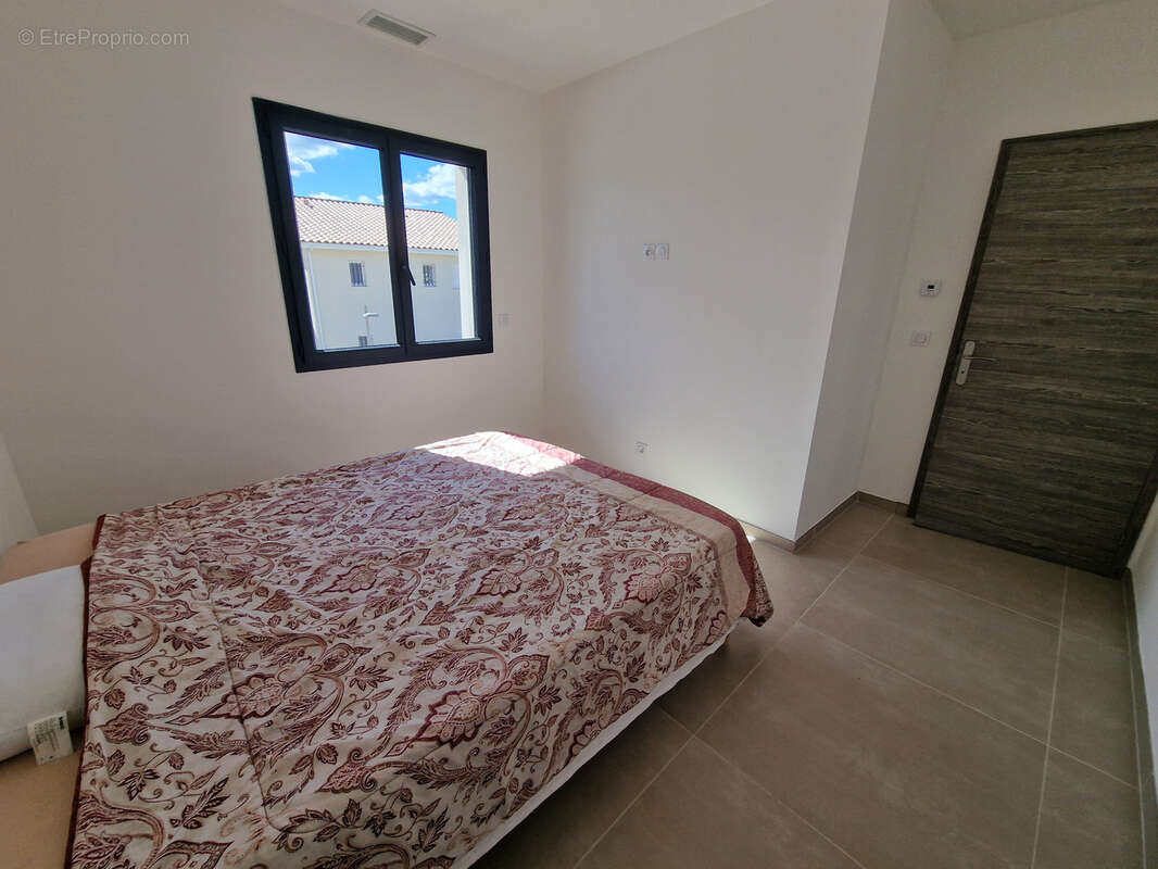 Maison à SAINT-BRES