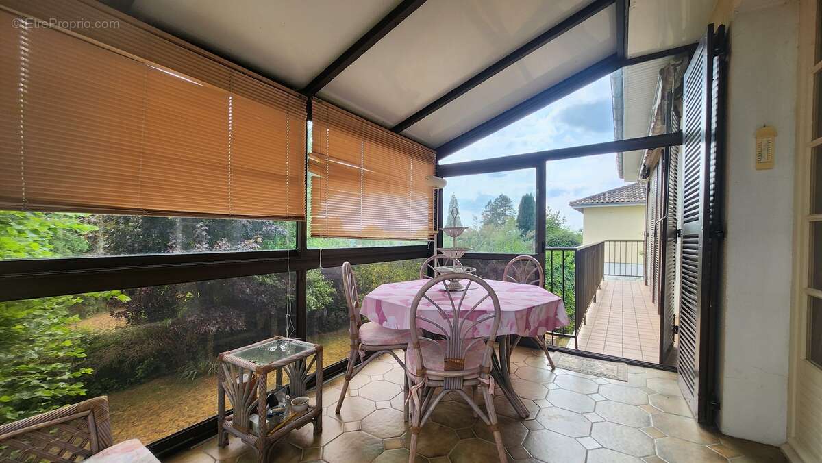 Maison à SAINT-JUST-LE-MARTEL