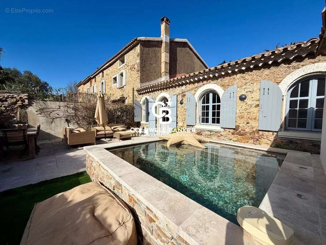 Mas provençal rénové avec piscine privée à Gassin - photo 4
