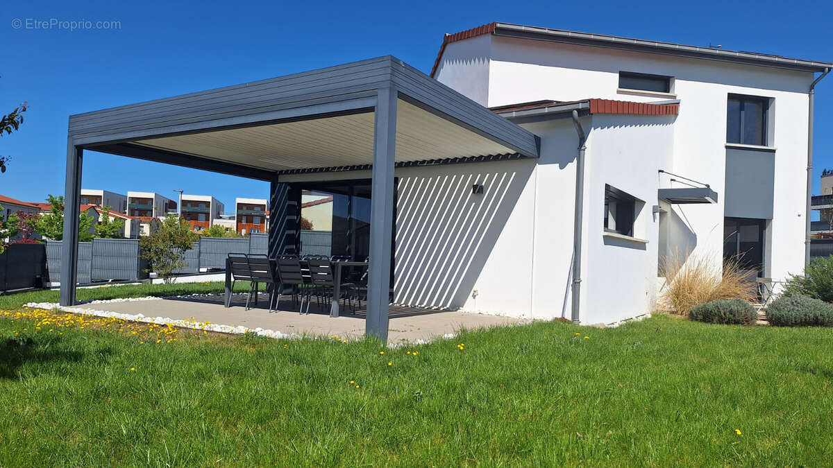 Maison Cournon D Auvergne 5 pièce(s) 132 m2 - photo 2