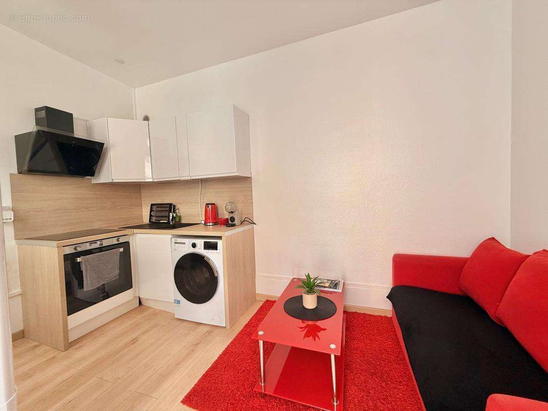 Dijon république – opportunité investisseur – t1 bis avec chambre séparée, cave et activité locative rentable - photo 4