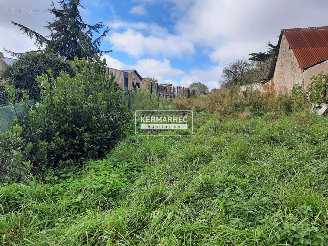 Terrain à SAINT-MALO-DE-GUERSAC