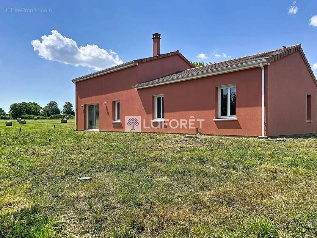 Maison à OROUX