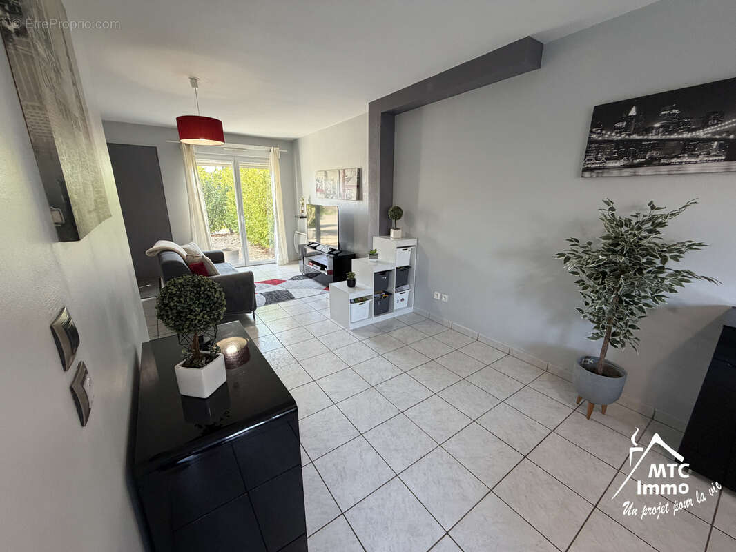 Appartement à LOYETTES