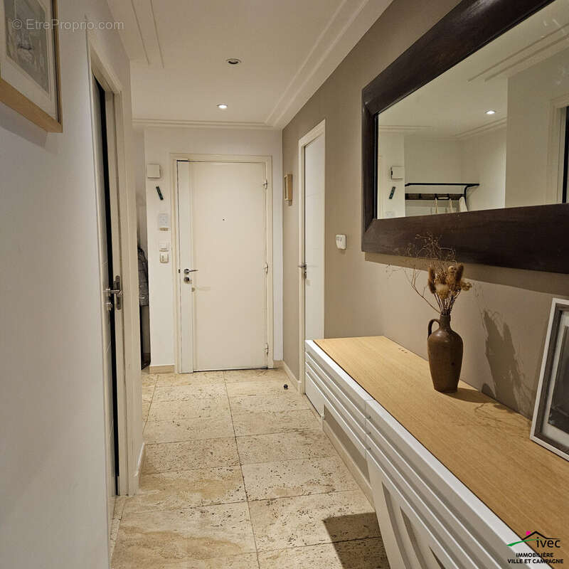 Appartement à VILLENEUVE-LOUBET