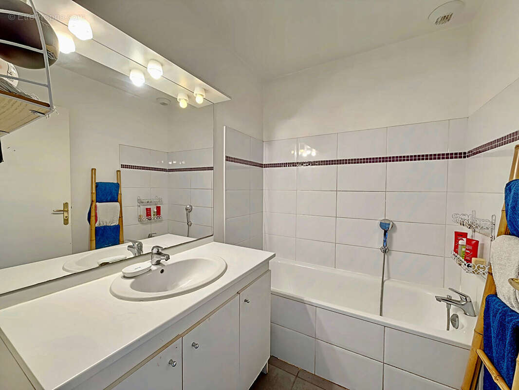 Maison à ROQUEBRUNE-SUR-ARGENS