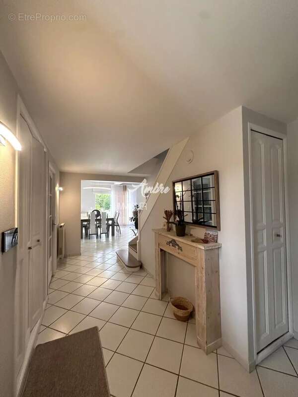 Maison à MONTELEGER