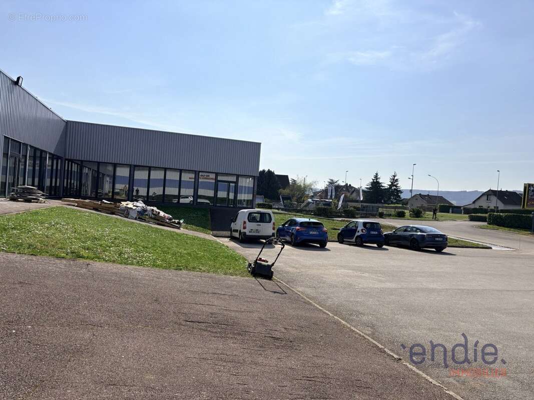 Ensemble de locaux commerciaux et d'activité - marsannay la cote - photo 2