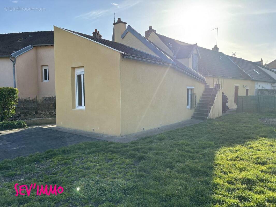 Maison à SAINT-GERMAIN-DES-FOSSES