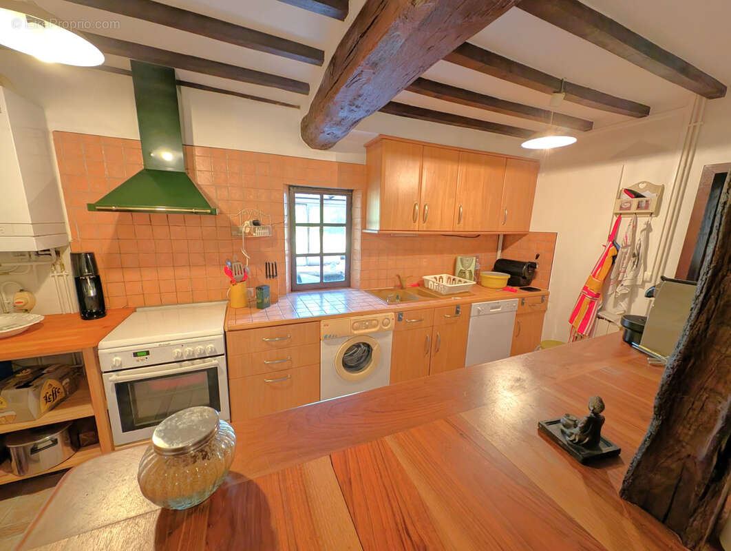 CHARNY Maison ancienne de 100 m2 environ. - photo 12