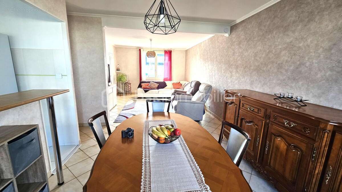 Maison à SAINT-JEAN-DE-LA-RUELLE