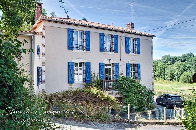 Propriété de charme en bord de rivière, avec activité de gîte Les HERBIERS (85) - photo 12